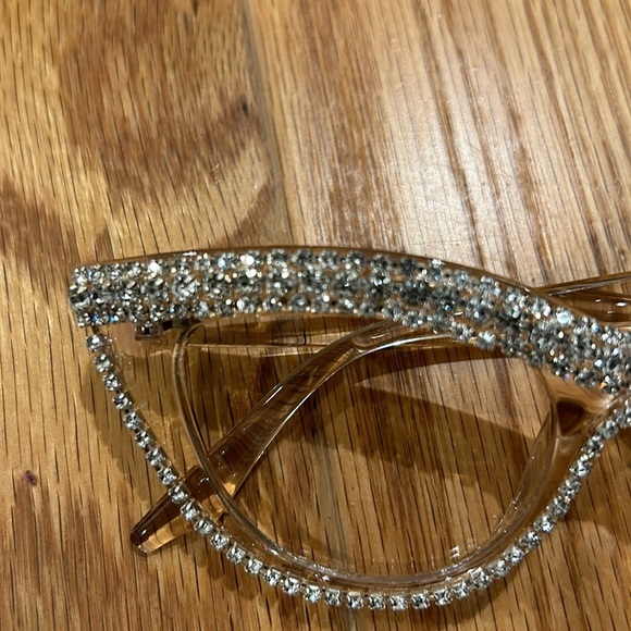 Clear Frame Rhinestone Cat Eyed Glasses - Picture 3 of 4